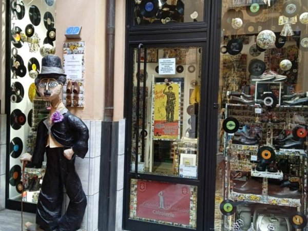 negozio in vendita a Bologna in zona Centro Storico