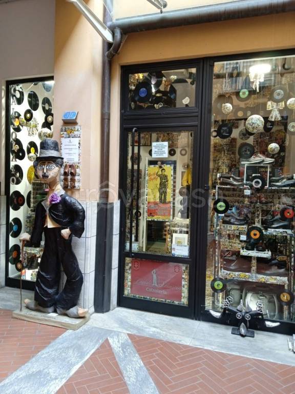 negozio in vendita a Bologna in zona Centro Storico