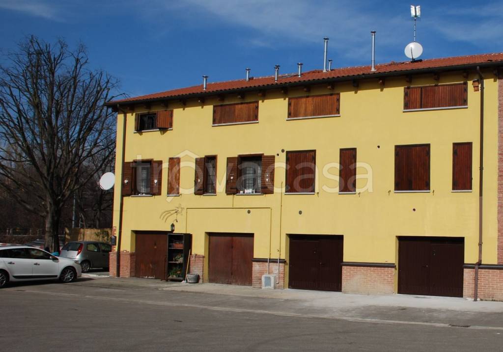 casa indipendente in vendita a Bologna in zona Bolognina