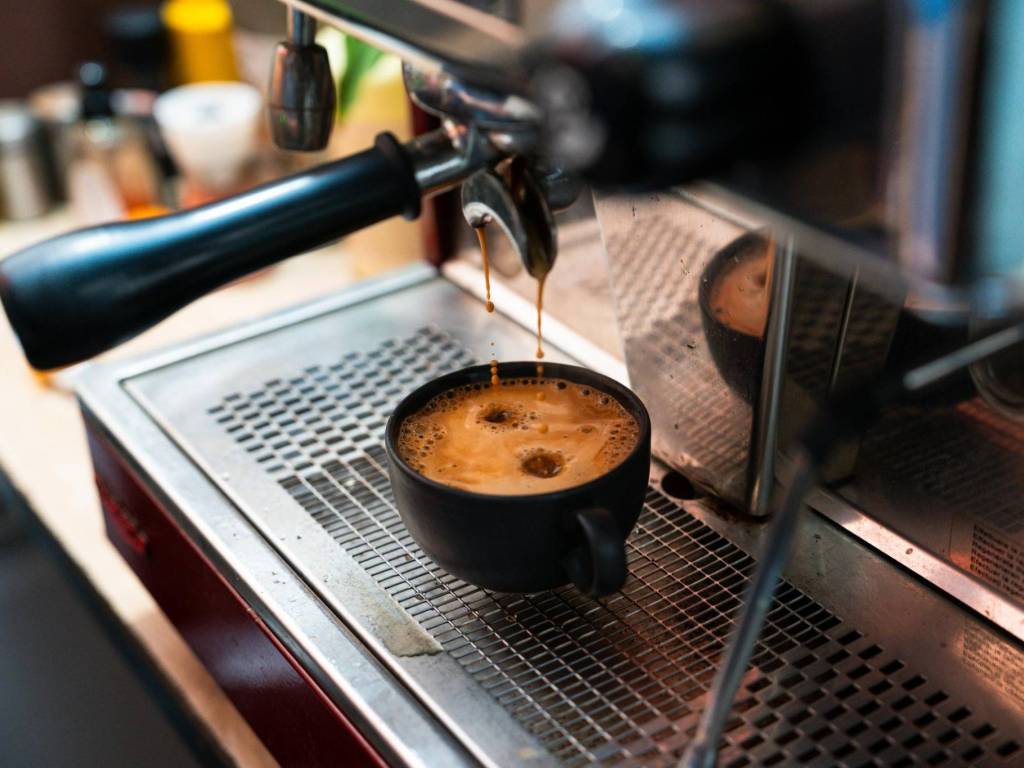 negozio in vendita a Bologna in zona Saragozza