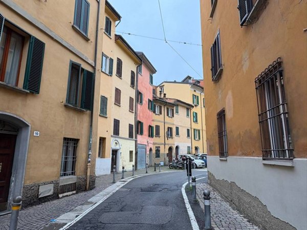 locale commerciale in vendita a Bologna in zona Centro Storico