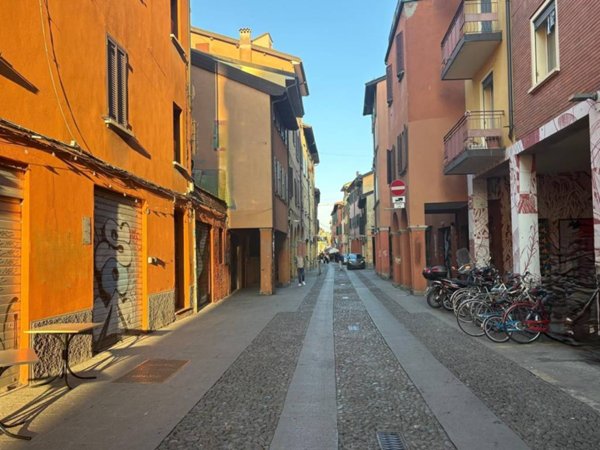 negozio in vendita a Bologna in zona Centro Storico