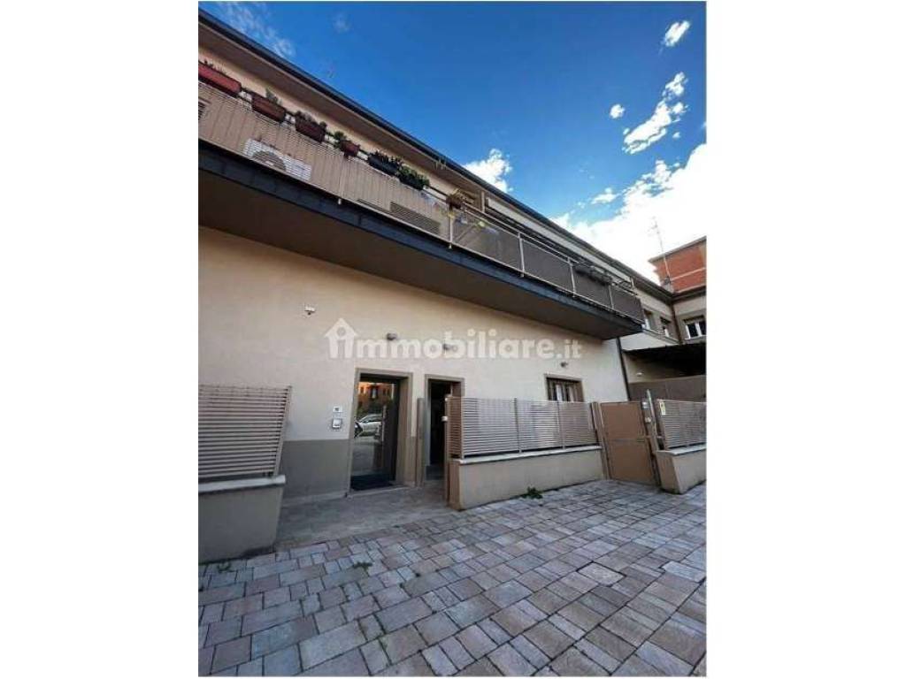 casa indipendente in vendita a Bologna in zona Saffi