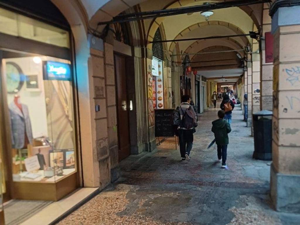 negozio in vendita a Bologna