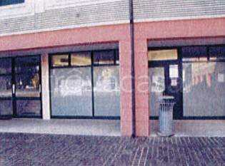 negozio in vendita a Bologna in zona Corticella