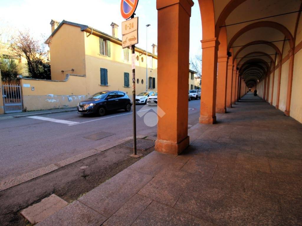 casa indipendente in vendita a Bologna in zona Andrea Costa