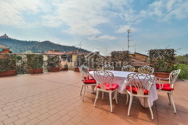 appartamento in vendita a Bologna in zona Saragozza