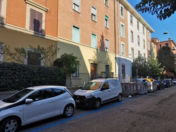 appartamento in vendita a Bologna in zona Andrea Costa