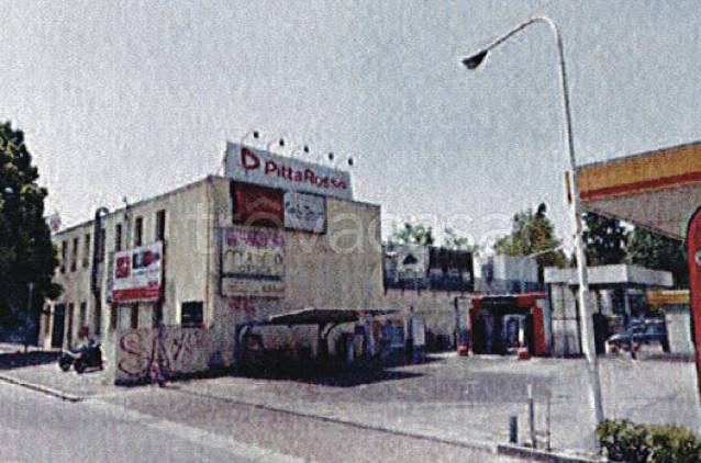 negozio in vendita a Bologna in zona Corticella