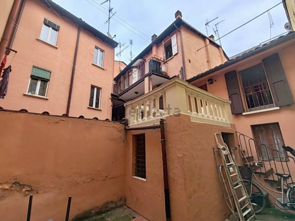 casa indipendente in vendita a Bologna in zona San Vitale