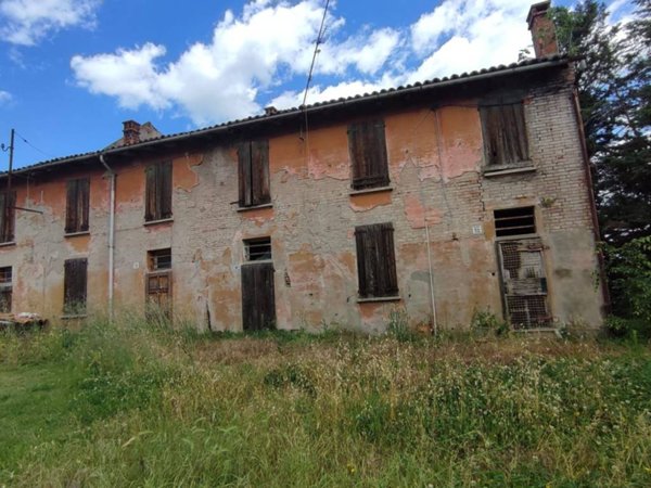intera palazzina in vendita a Bologna in zona Bolognina