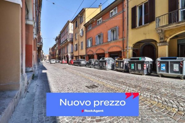 negozio in vendita a Bologna in zona Santo Stefano