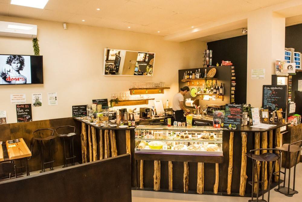 negozio in vendita a Bologna in zona Centro Storico