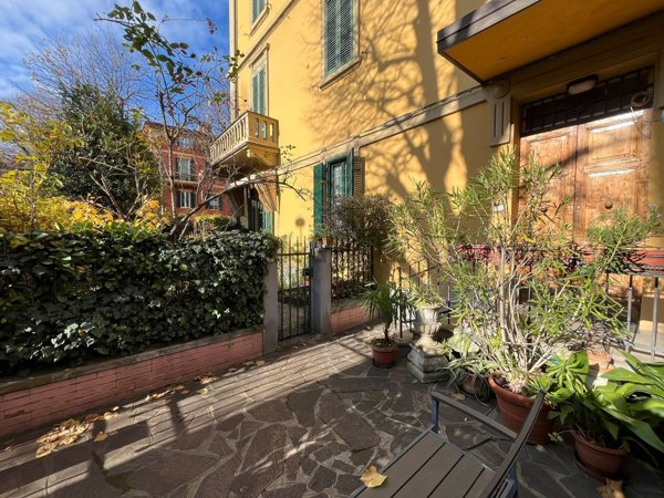 appartamento in vendita a Bologna in zona Saragozza