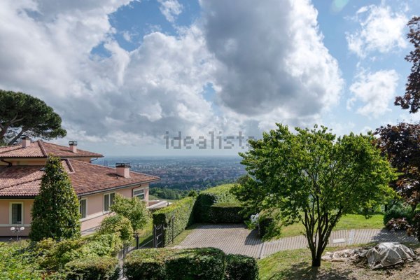 appartamento in vendita a Bologna in zona Santo Stefano