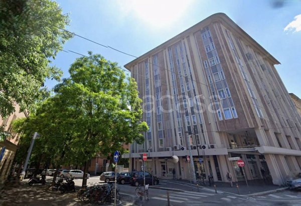 negozio in vendita a Bologna in zona Quartiere Navile