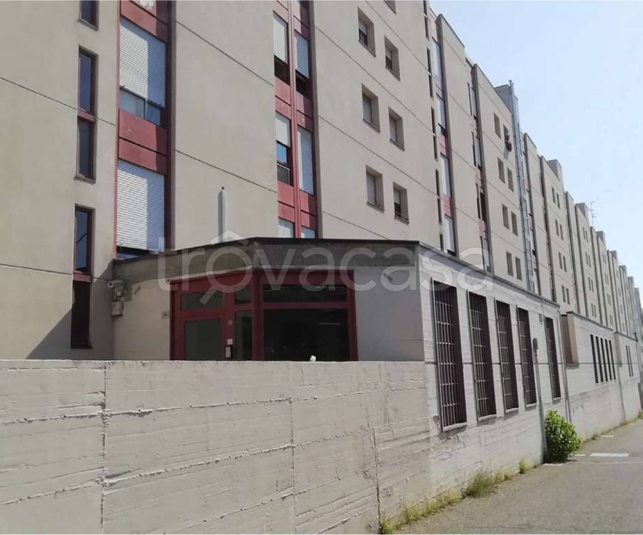 negozio in vendita a Bologna in zona Casteldebole