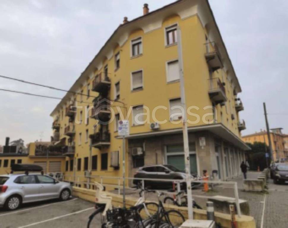 negozio in vendita a Bologna in zona San Vitale