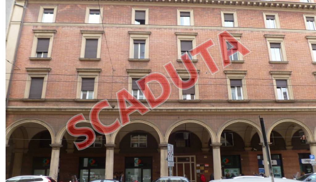 locale commerciale in vendita a Bologna