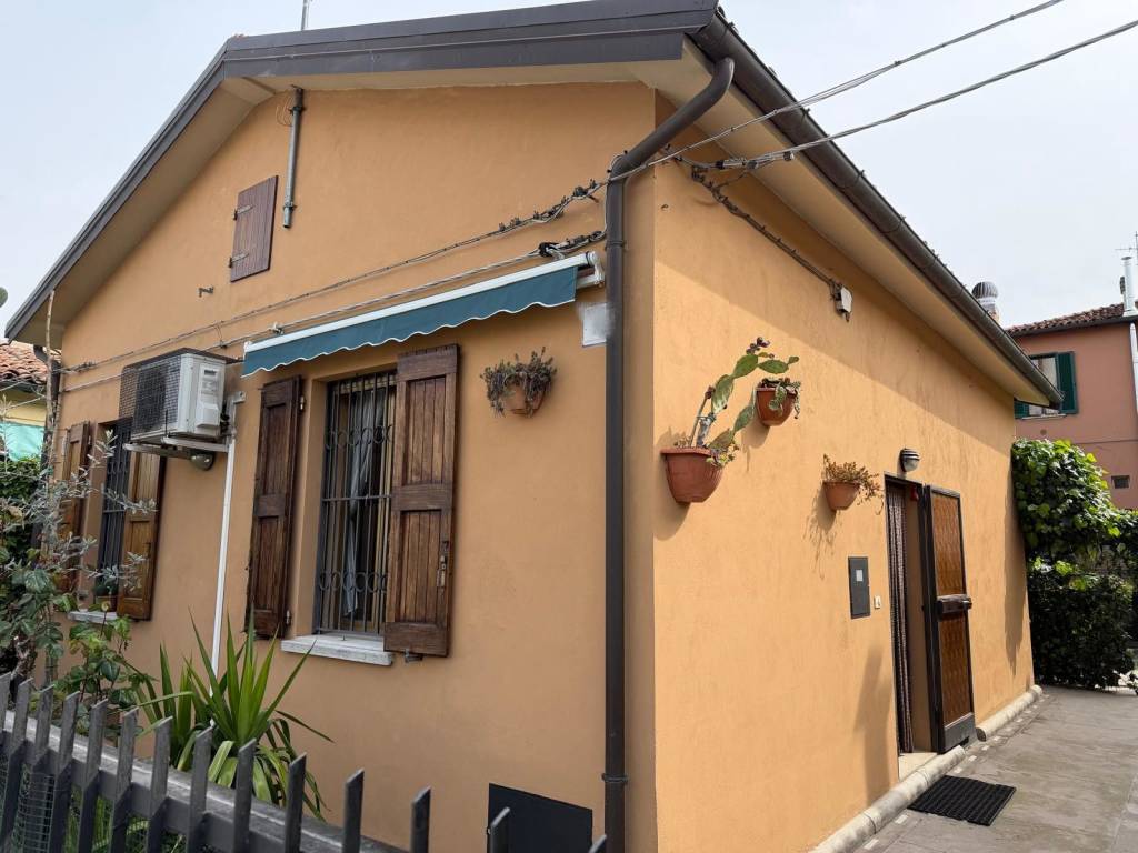 casa indipendente in vendita a Bologna in zona Fiera