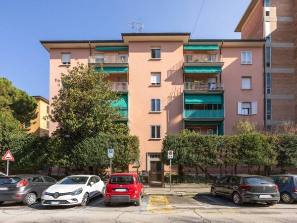 appartamento in vendita a Bologna in zona Saragozza
