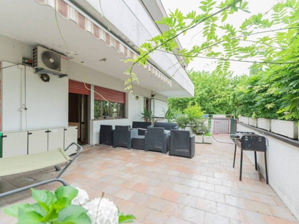 ufficio in vendita a Bologna in zona Savena