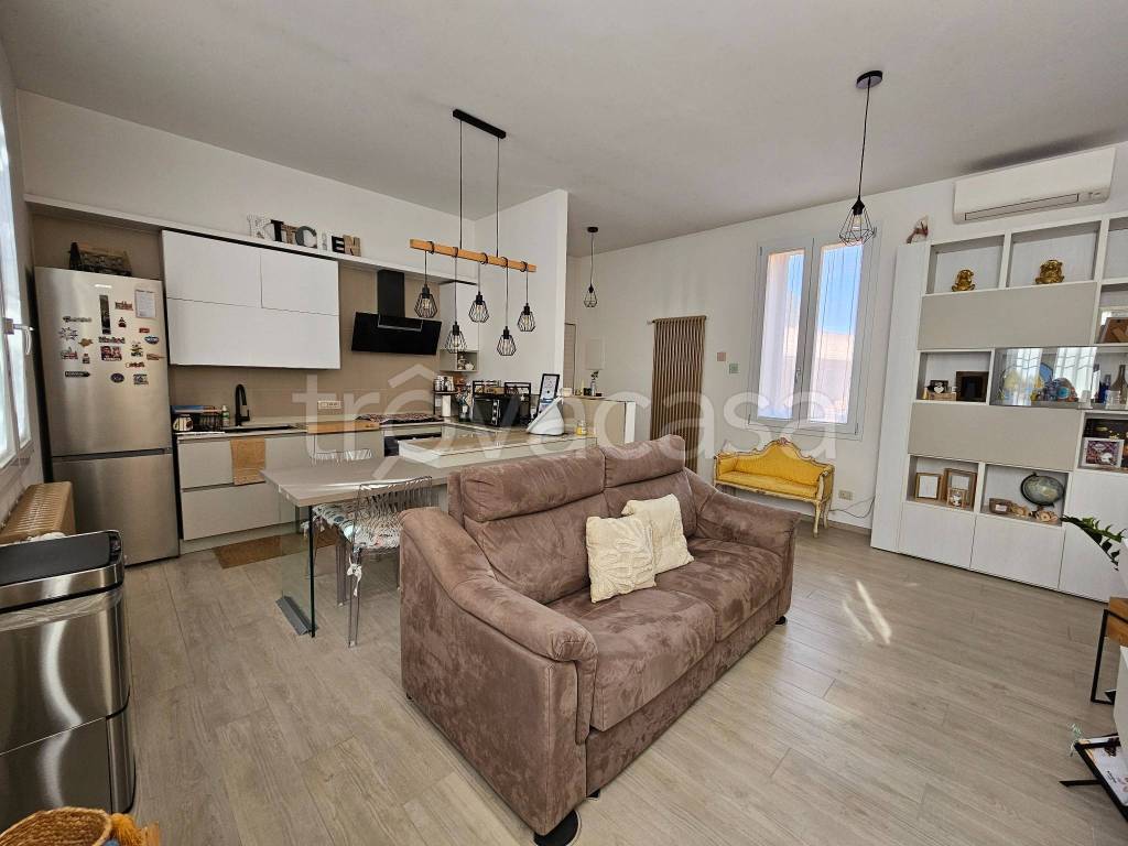 appartamento in vendita a Bologna in zona Saffi