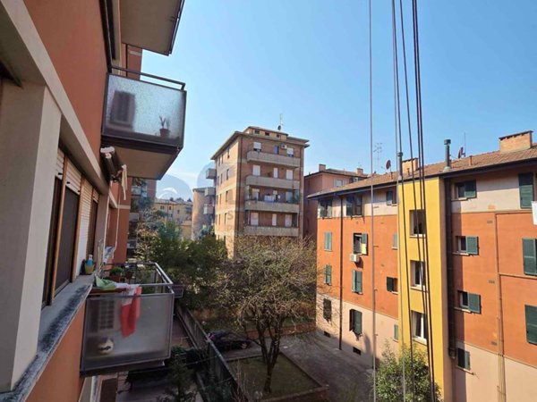 appartamento in vendita a Bologna in zona Saragozza