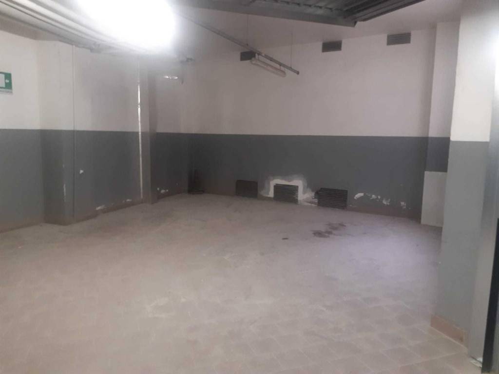 locale commerciale in vendita a Bologna in zona Pilastro