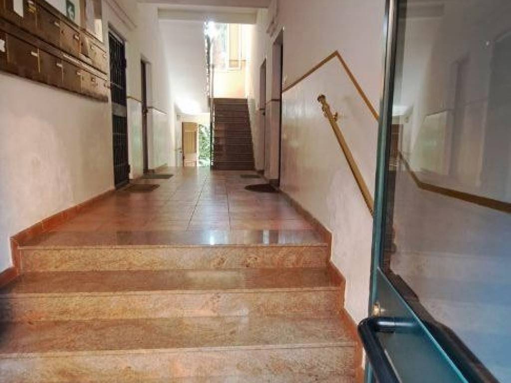 locale commerciale in vendita a Bologna in zona Bolognina