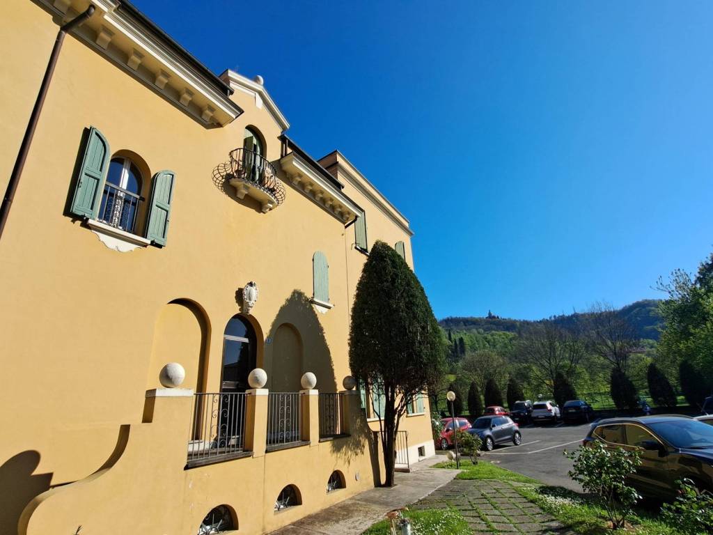 appartamento in vendita a Bologna in zona Saffi