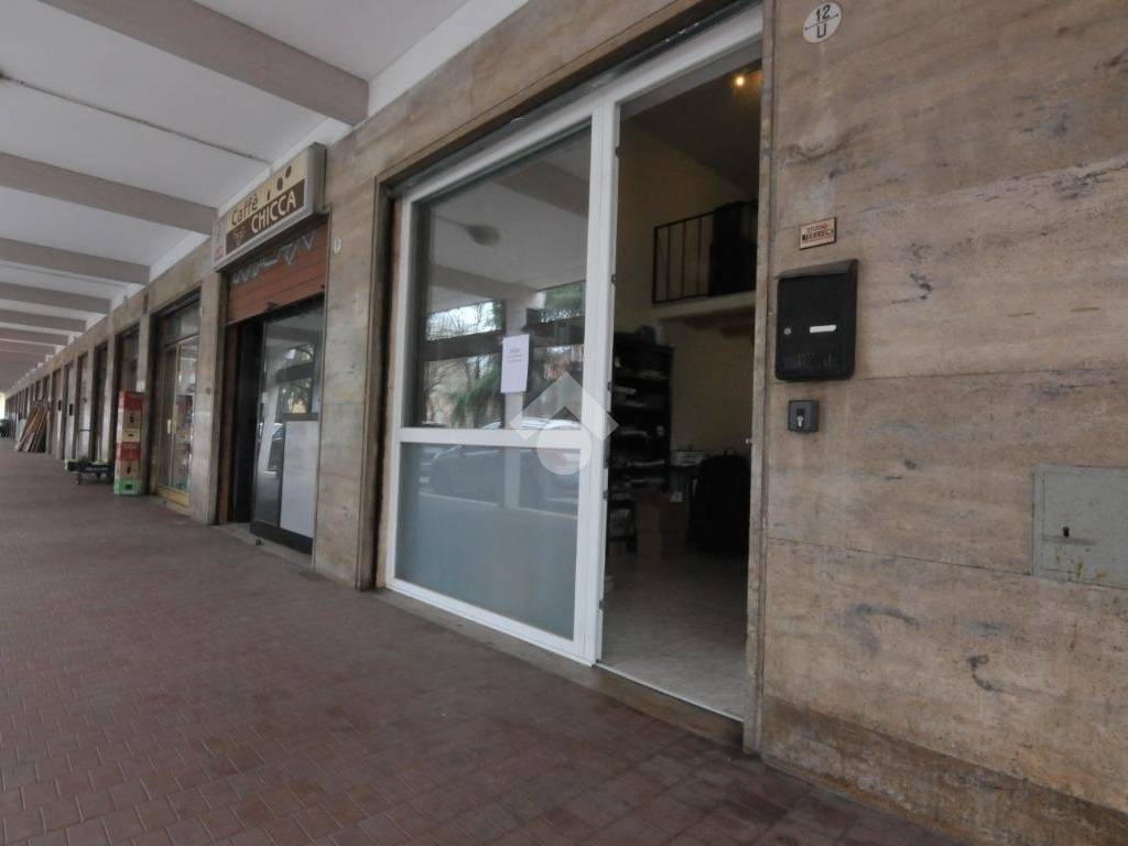 negozio in vendita a Bologna in zona San Vitale