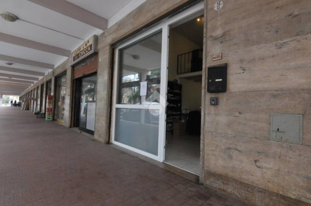negozio in vendita a Bologna in zona San Vitale