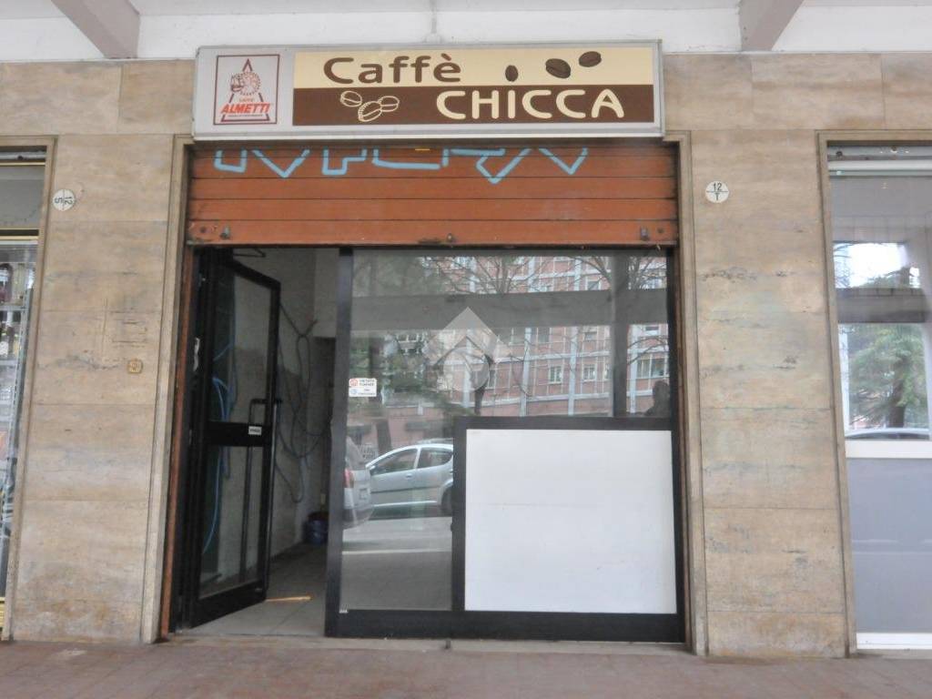 negozio in vendita a Bologna in zona San Vitale
