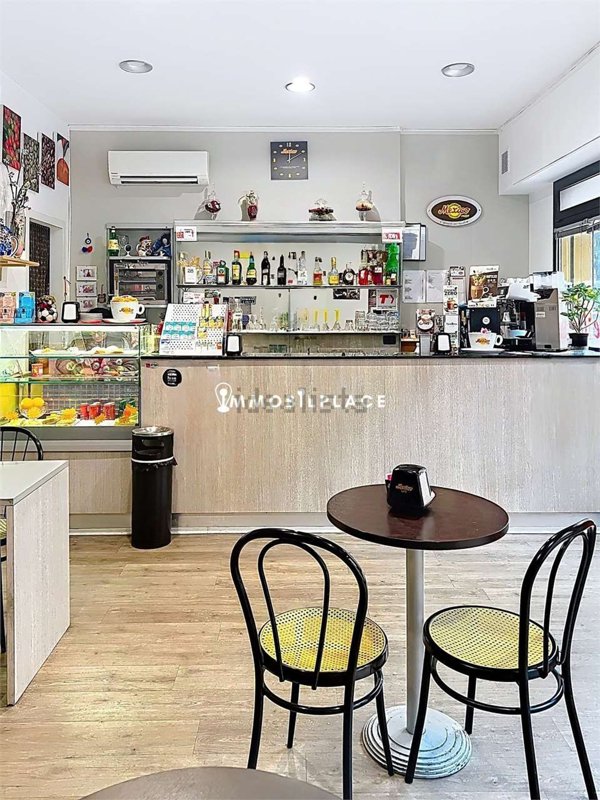 negozio in vendita a Bologna in zona Bolognina