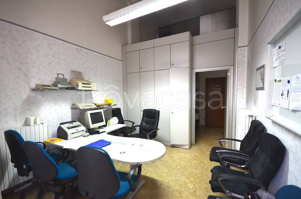 negozio in vendita a Bologna in zona Reno