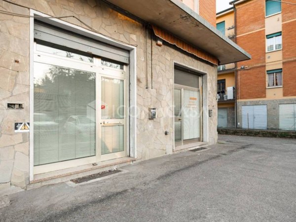 negozio in vendita a Bologna in zona Barca