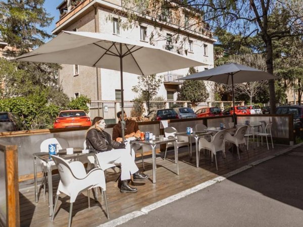 negozio in vendita a Bologna in zona San Vitale