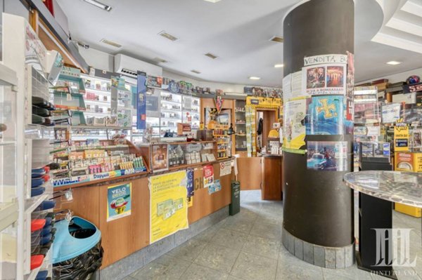 negozio in vendita a Bologna in zona Quartiere Navile