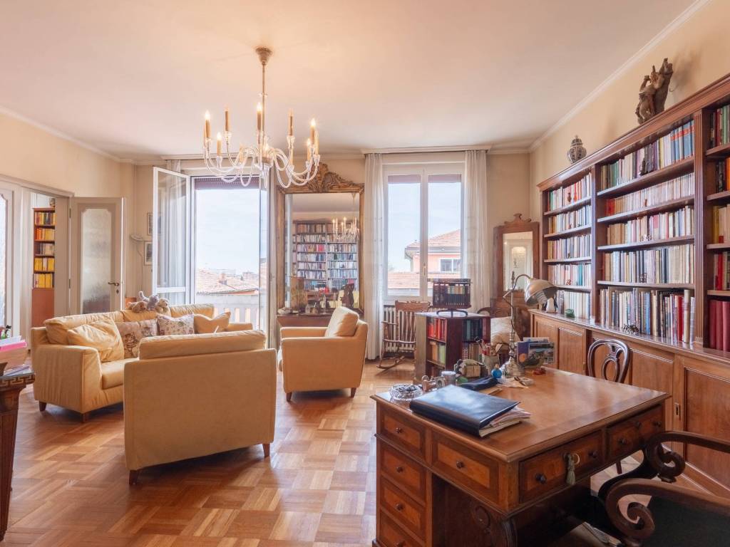 appartamento in vendita a Bologna in zona Saragozza