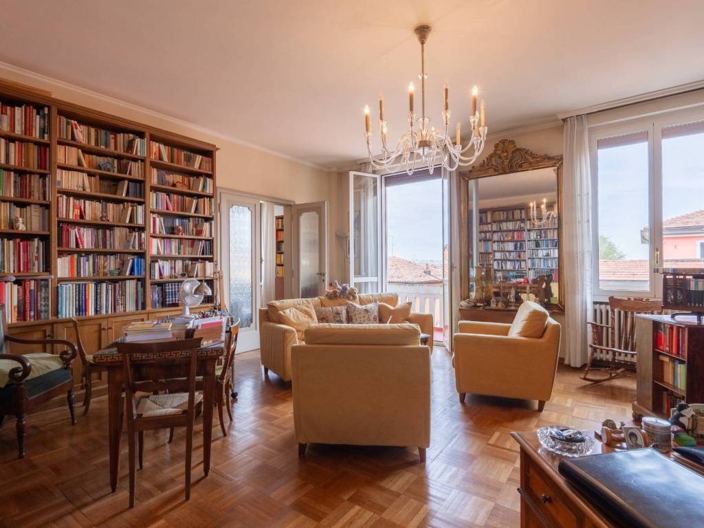 appartamento in vendita a Bologna in zona Saragozza