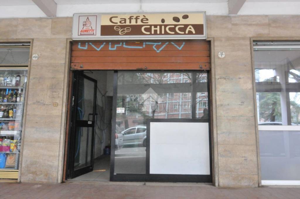 negozio in vendita a Bologna in zona San Vitale