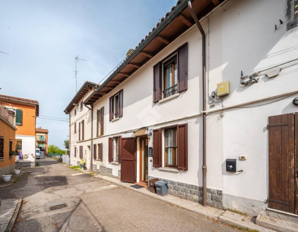 casa indipendente in vendita a Bologna in zona Quartiere Porto