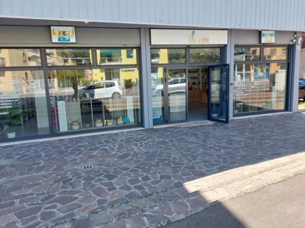 negozio in vendita a Bologna in zona Borgo Panigale