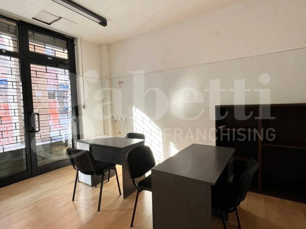 negozio in vendita a Bologna in zona Saffi