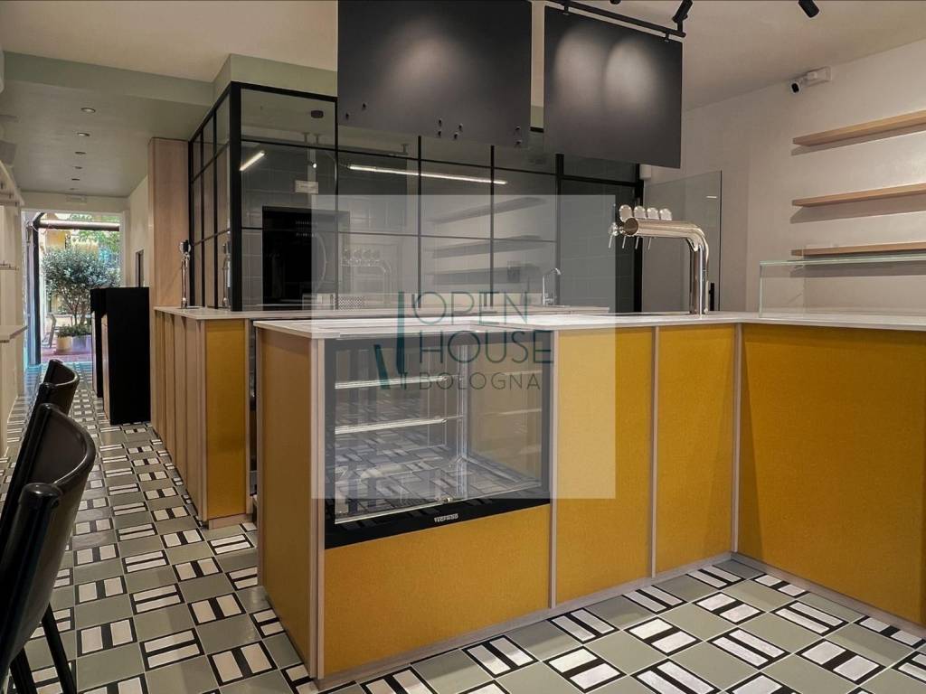 negozio in vendita a Bologna