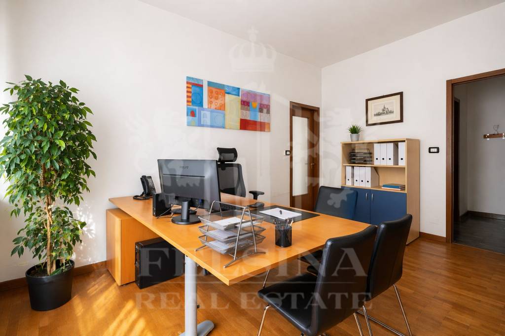 ufficio in vendita a Bologna in zona San Vitale