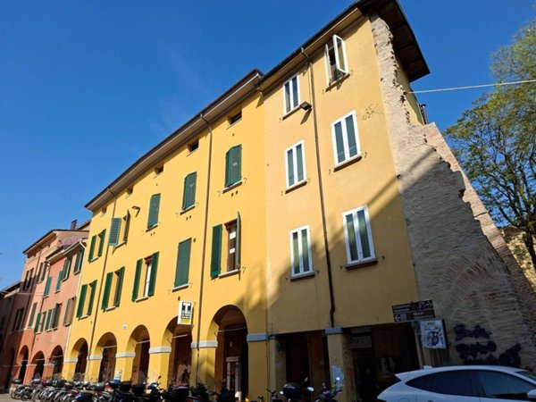 negozio in vendita a Bologna in zona Centro Storico