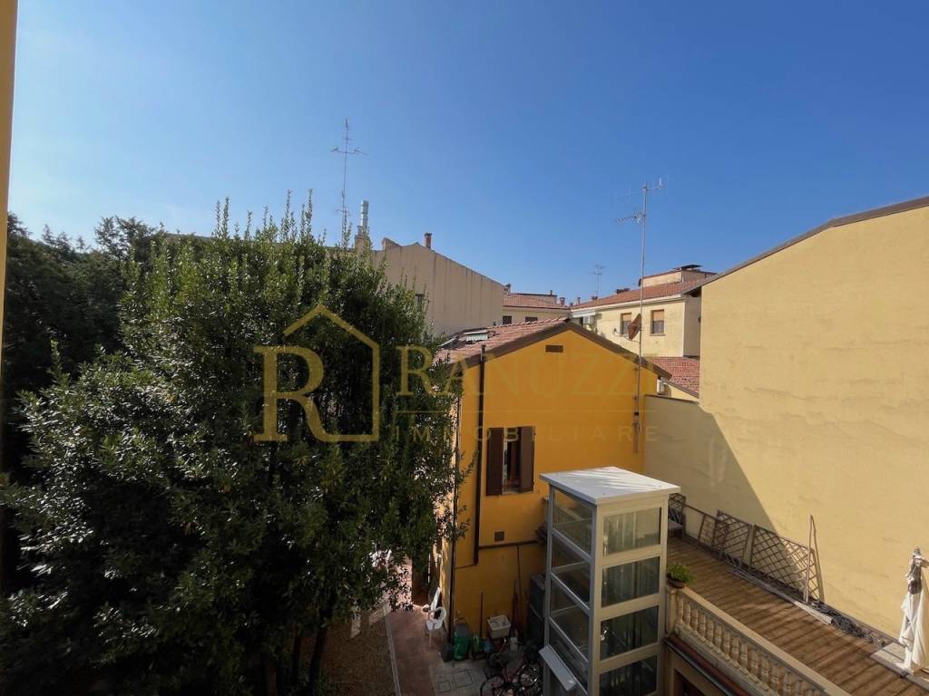appartamento in vendita a Bologna in zona Centro Storico