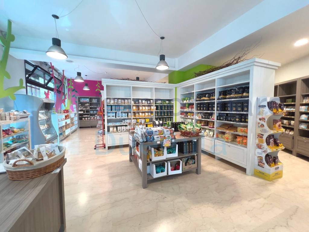 negozio in vendita a Bologna